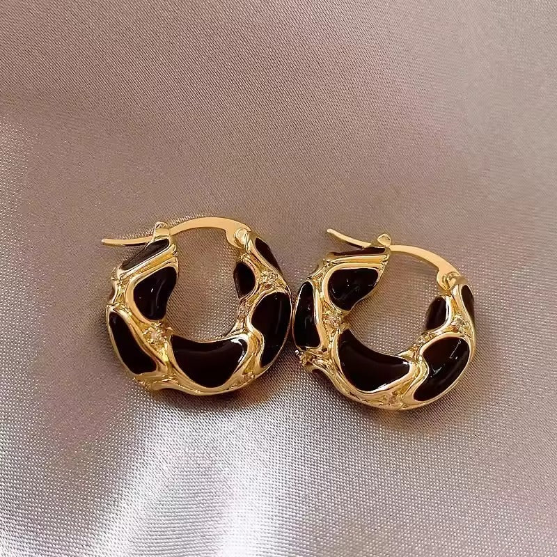 EMILY - ELEGANT GOLD EARRINGS