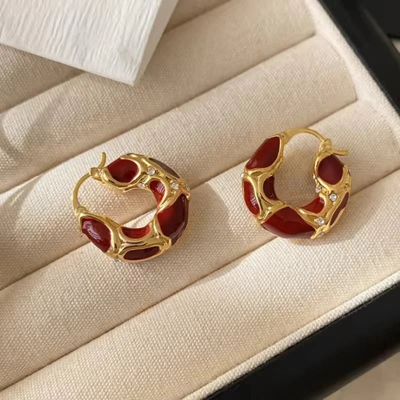 EMILY - ELEGANT GOLD EARRINGS
