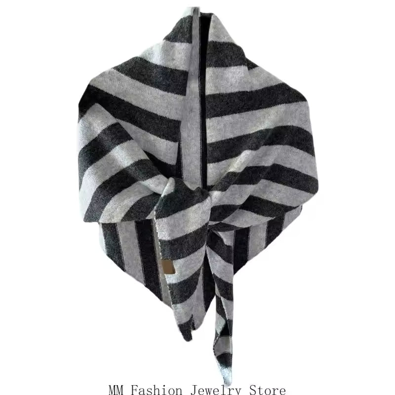 TESSA - PASHMINA CON NUDO DECORATIVO