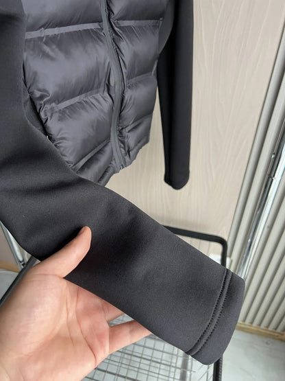 CARLA – CHAQUETA ACOLCHADA CON CAPUCHA LIGERA