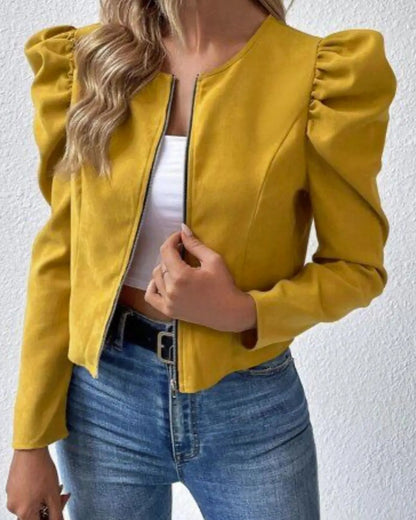 PILAR – CHAQUETA CON MANGAS ABULLONADAS