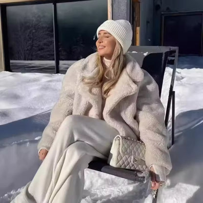 MARA – ABRIGO PELUCHE SUAVE INVERNAL