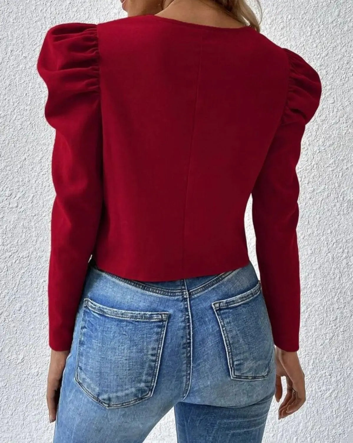 PILAR – CHAQUETA CON MANGAS ABULLONADAS