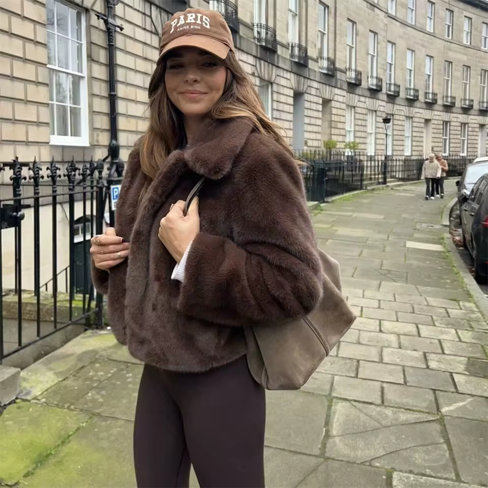 NEREA – CHAQUETA CORTA PELO SINTÉTICO