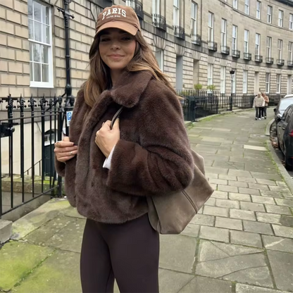 NEREA – CHAQUETA CORTA PELO SINTÉTICO