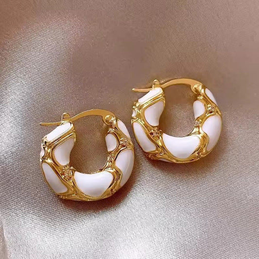 EMILY - ELEGANT GOLD EARRINGS
