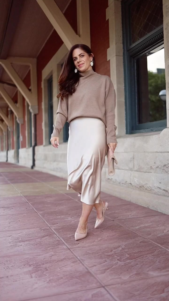 CARMELA – FALDA MIDI SATINADA FLUIDA