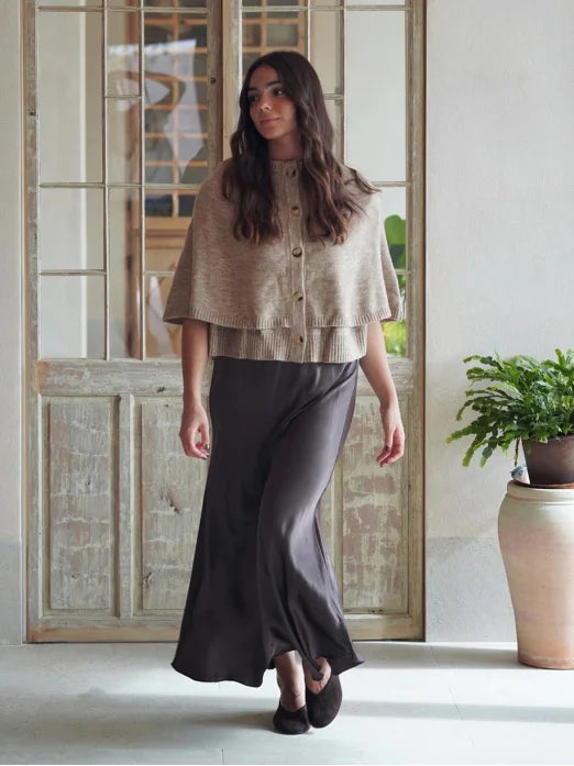 AMAYA - PONCHO DE PUNTO CON BOTONES